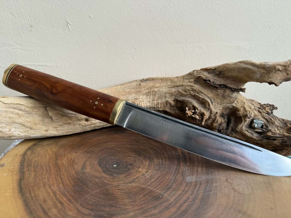Нож . Ръчна изработка N690