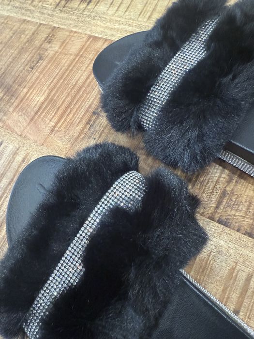 Papuci cu puf de dama