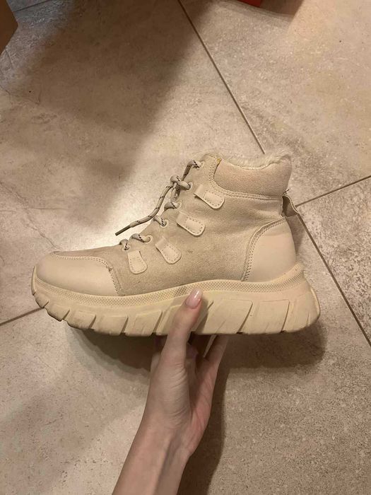 Топли зимни обувки