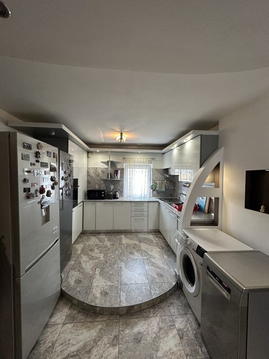 Proprietar vand  apartament cu 3 camere decomandate Mărăști | 67 mp + 2 balcoane | mobilat