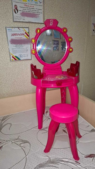 Игрушка-трюмо со стульчиком