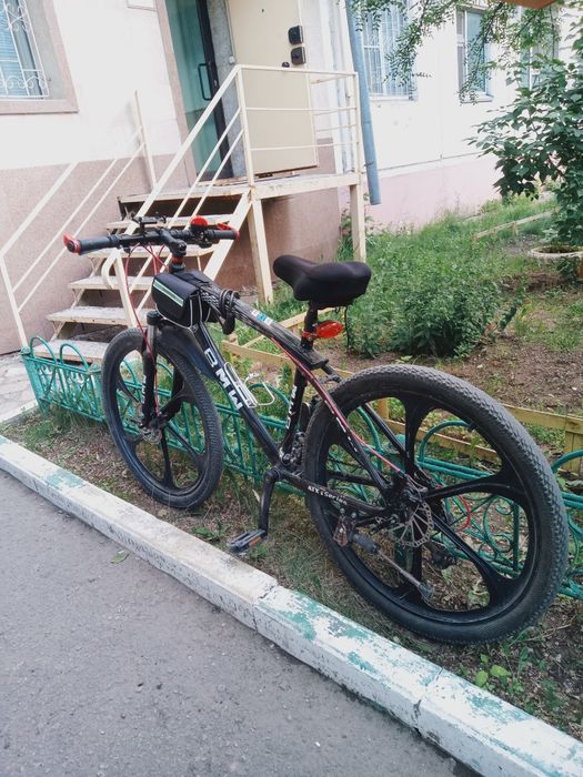 Продам взрослый велосипед БМВ. Сел поехал.