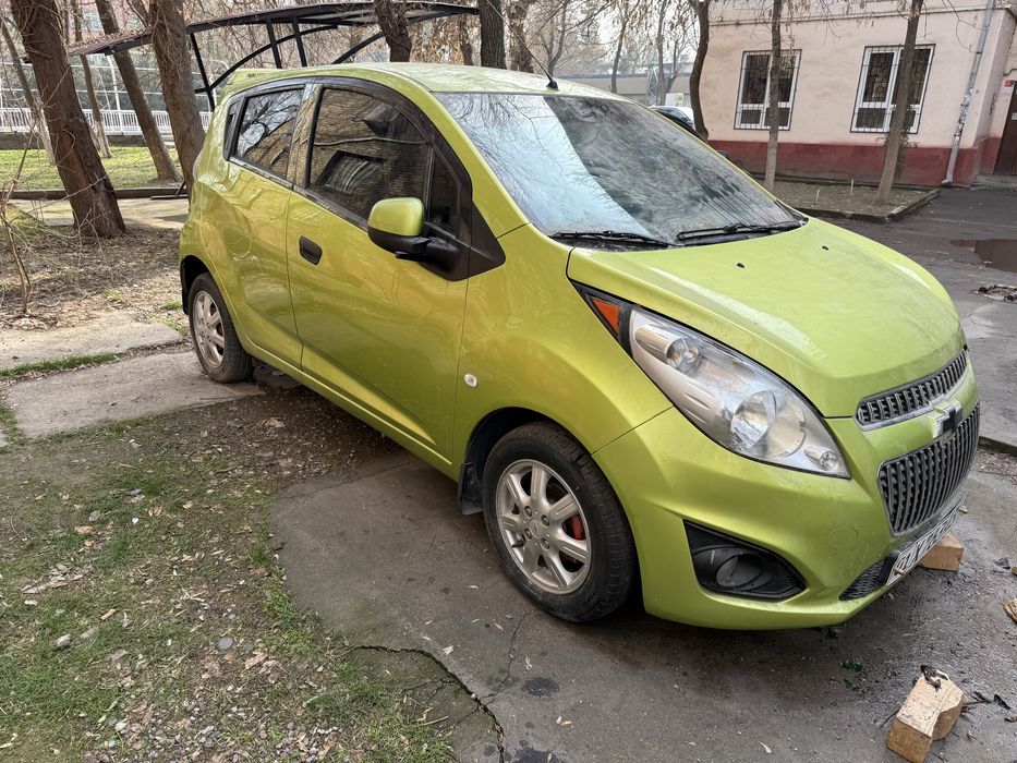 Spark  2013 зеленый