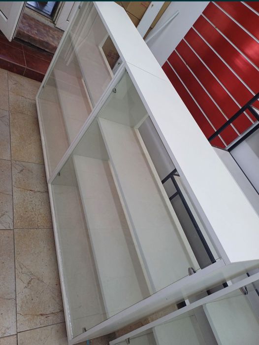 Витрина полка бу