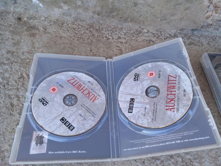 ДВД дискове оригинални Аушвиц и ребус