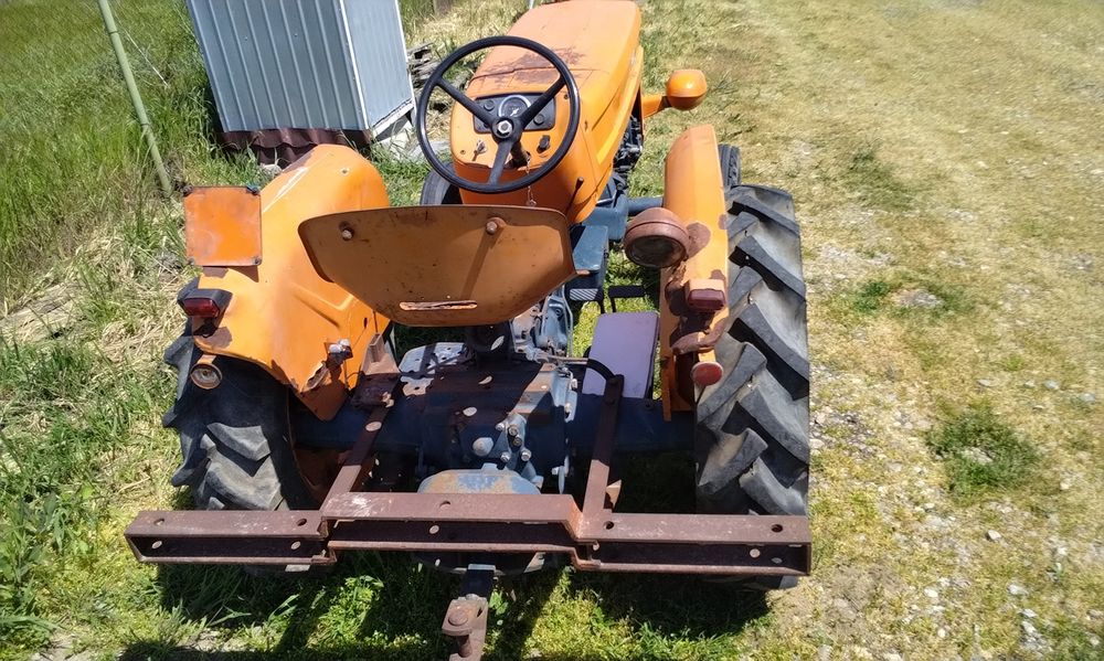 Tractor Fiat 250