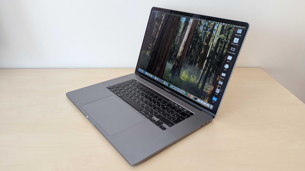 MacBook Pro 16" Core i7 2,6GHz 16GB RAM 500GB SSD (RU keyboard)