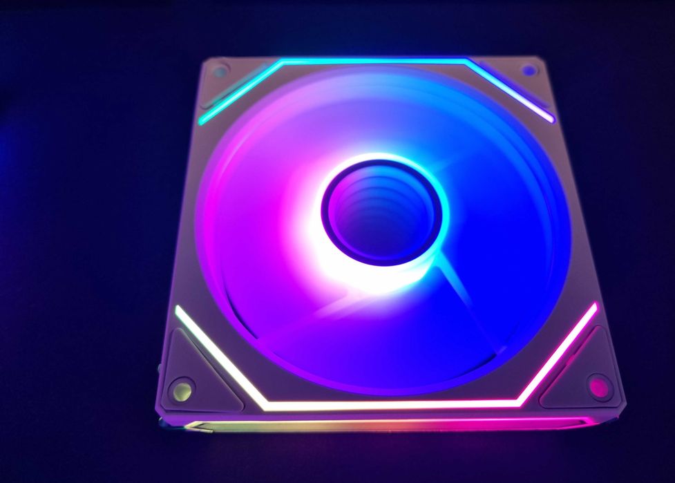 Ventilatoare PC ARGB 120mm PWM 1600rpm Hydro-bearing negre/albe