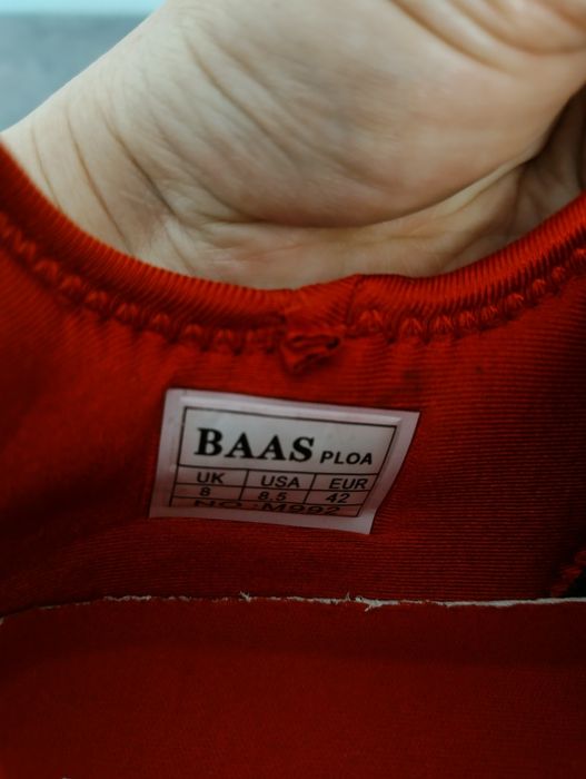 Продам кроссовки