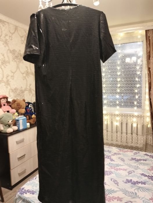 Продам платья и комбинезон