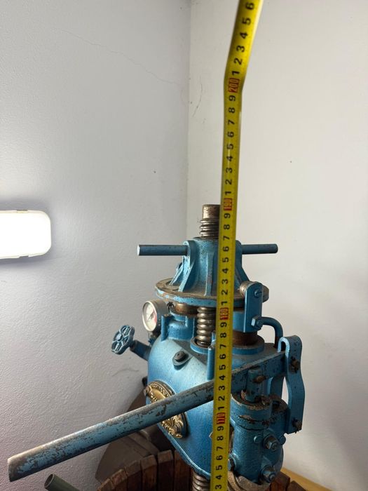 Teasc ,presa struguri hidraulica italian