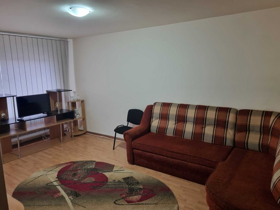 Închiriez apartament