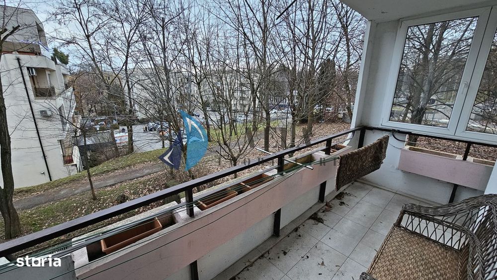 Apartament 4 camere, Cornisa