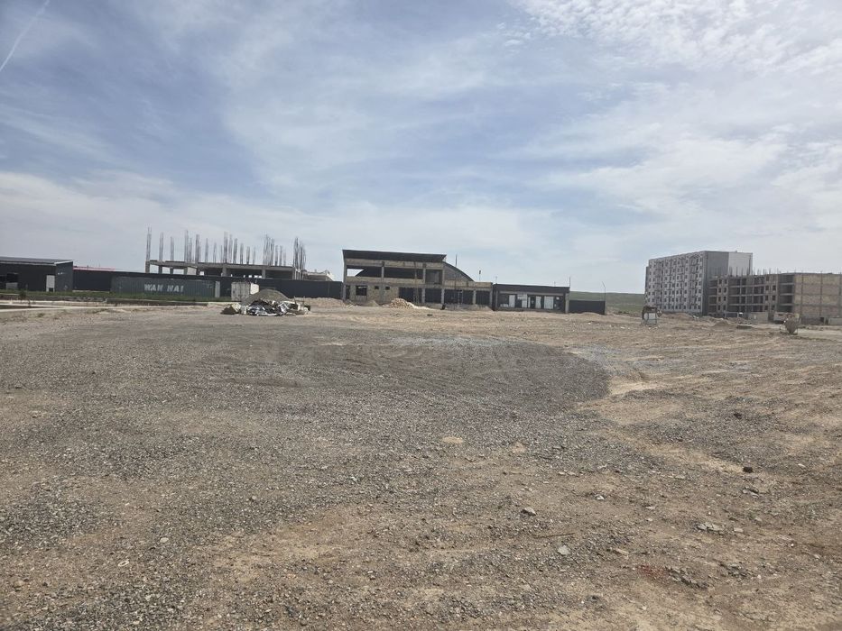 Zarafshon shahrida yer sotiladi