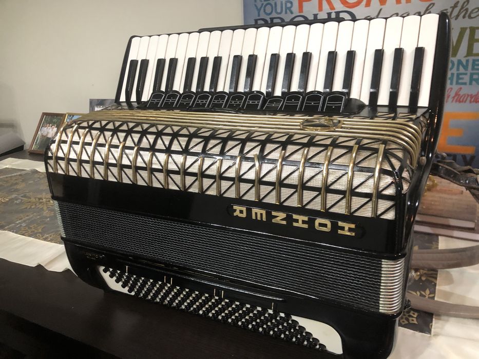 Hohner IV Atlantic de luxe si Scandalli 120 basi ca Nou!