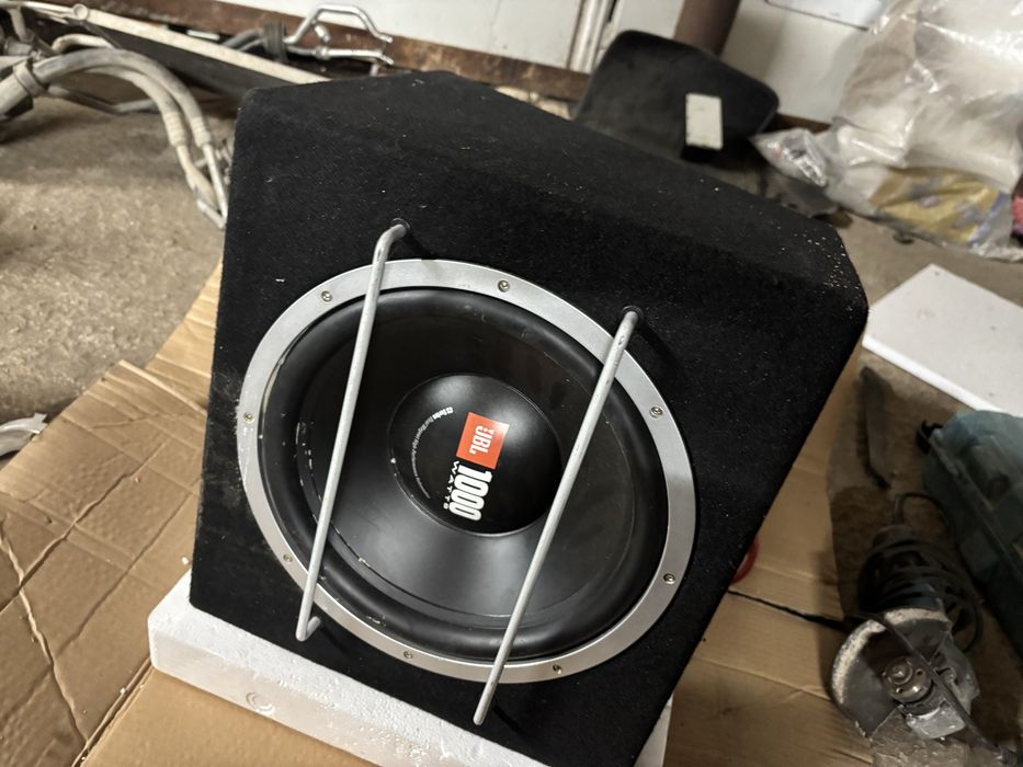 JBL бас каса 12