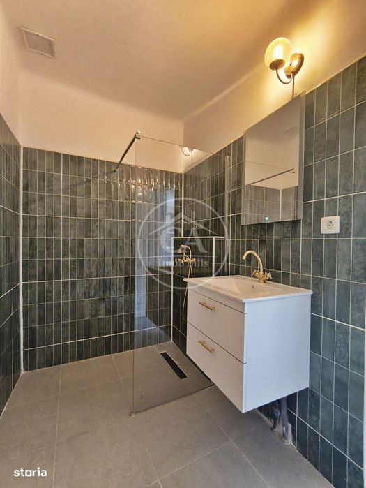 Apartament cu 2 camere la curte comuna de vanzare Ultracentral, Oradea