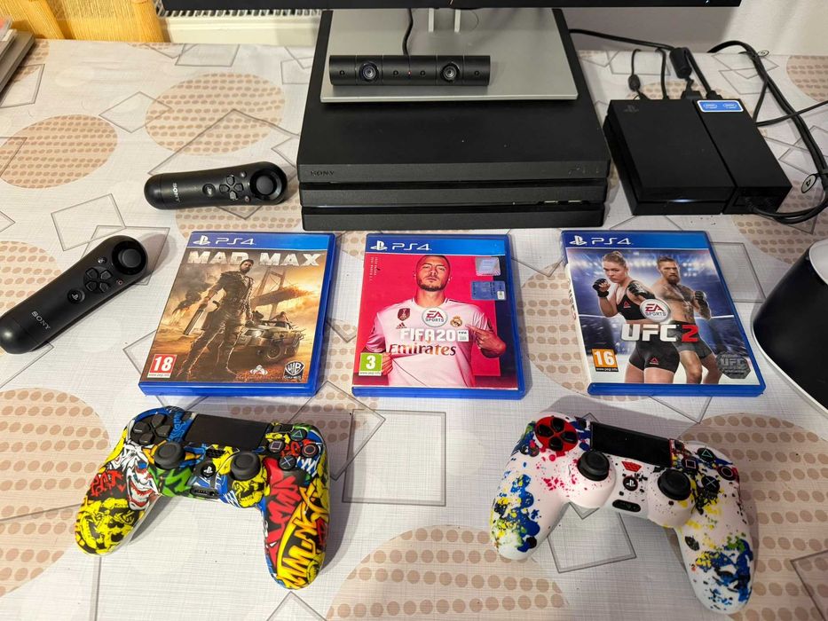 PlayStation 4 PRO 1 TB + 2 Manete + PlayStation Camera + PlayStation VR Complet + 3 Jocuri