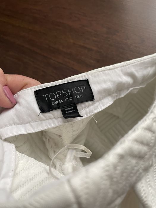 Pantaloni la dumga albi marime 34
