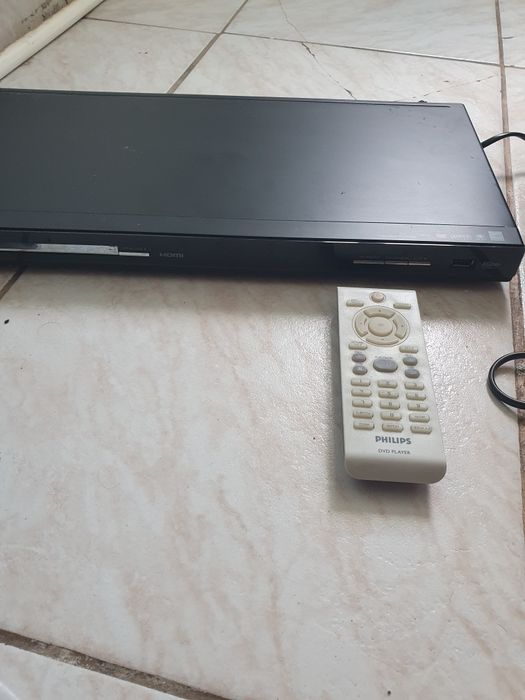 Dvd philips cu telecomanda.