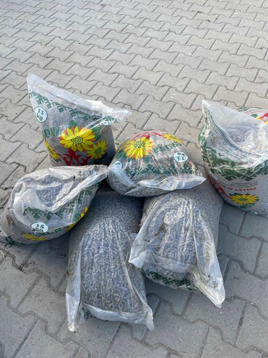 Peleti din floarea soarelui 15 lei sacul