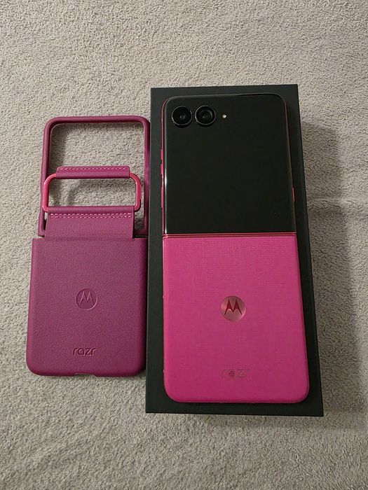 Продавам Motorola Razr 60 ultra 512 gb 16 ram ,Pink