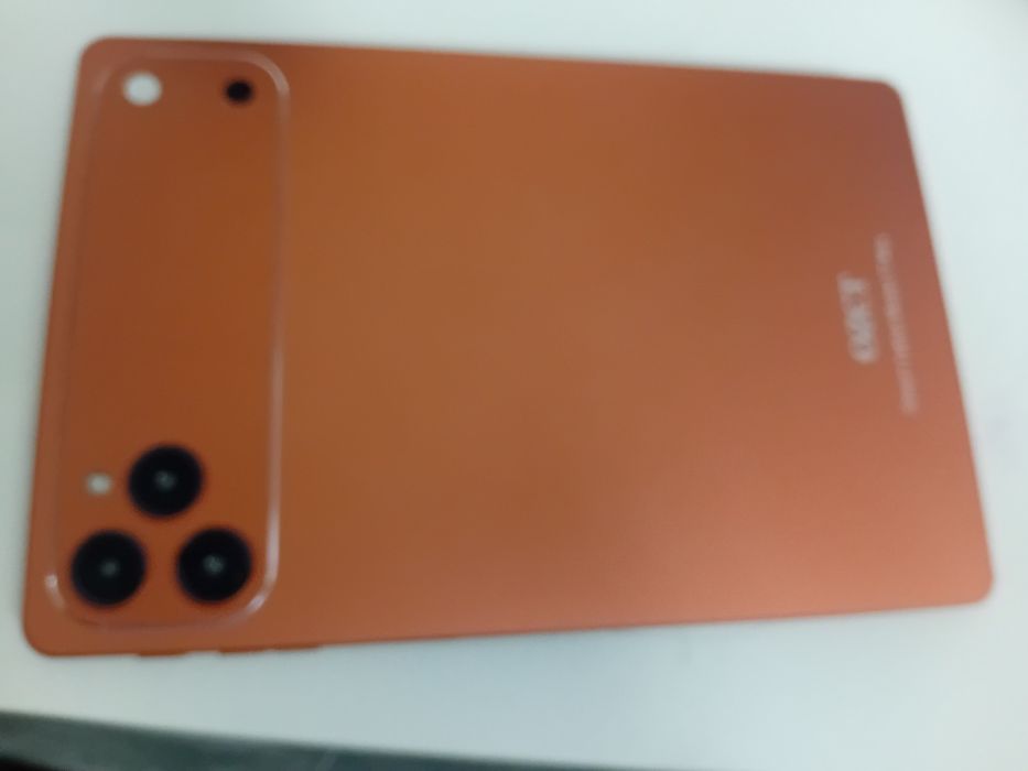 Продам сломанный планшет OZCT 17 MAX LG