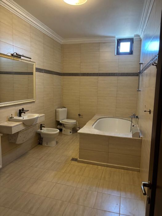 Inchiriem casa Tomis  2