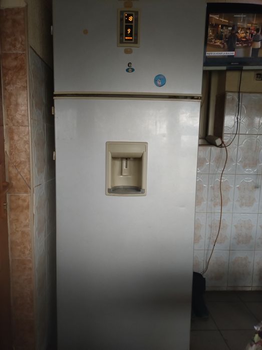 Vând frigider Beko no frost