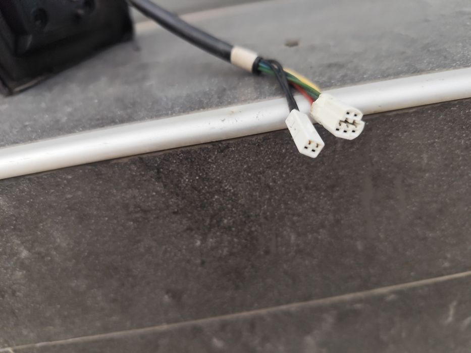 огледало за toyota avensis от 2003 нагоре огледалата се прибират