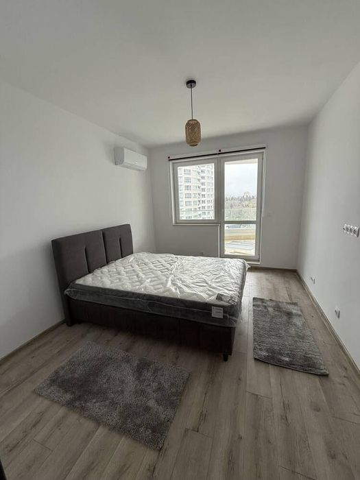 Дава се под наем Тристаен апартамент в Бургас, Славейков - 135 кв.м за 1196.97 € - Снимка #2