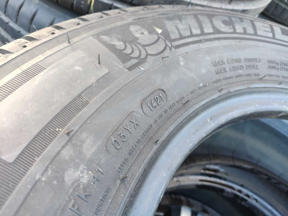 2бр Летни гуми за бус 235 65 16 С - Michelin