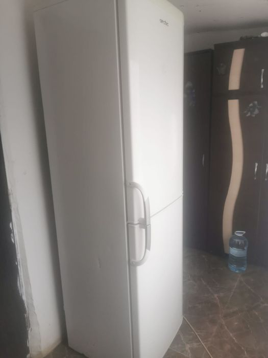 Vând urgent frigider arctic