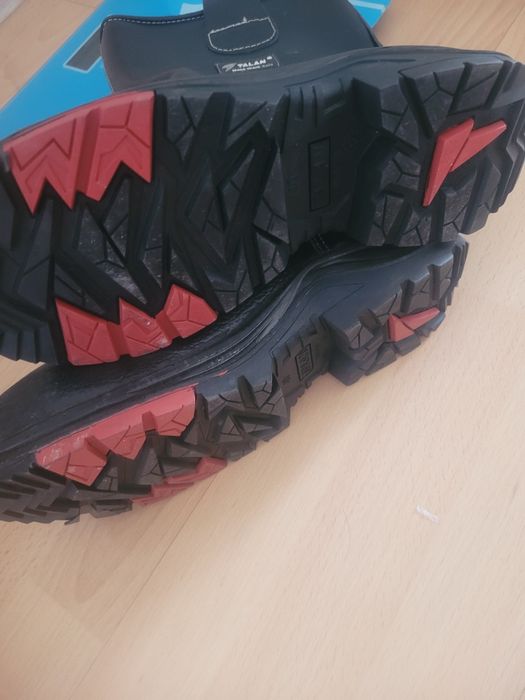 Продам мужские рабочие сапоги