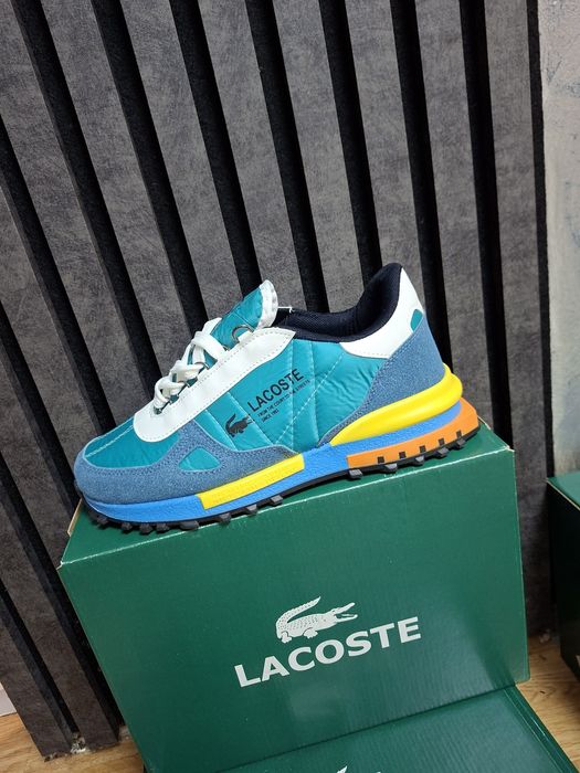 Adidași  lacoste