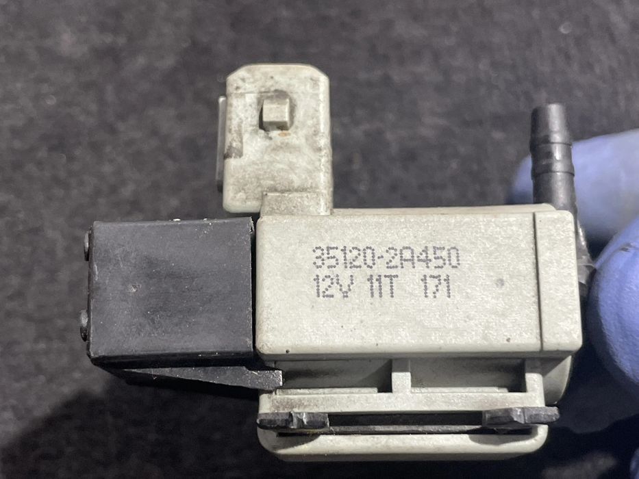 Valva vacuum Hyundai Santa Fe 2011 cod 351202A450