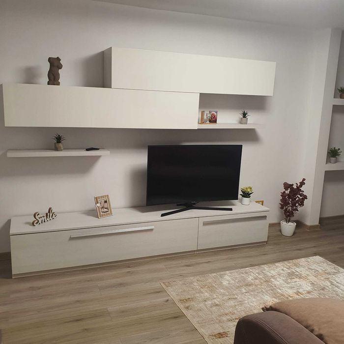 Inchiriez apartament 3 camere, 79 mp, str. Martir Horia – renovat, mobilat complet, 2 băi