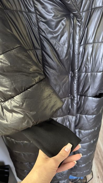 Продам очень теплый пуховик. Favorini