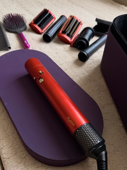 Фен-стайлер Dyson