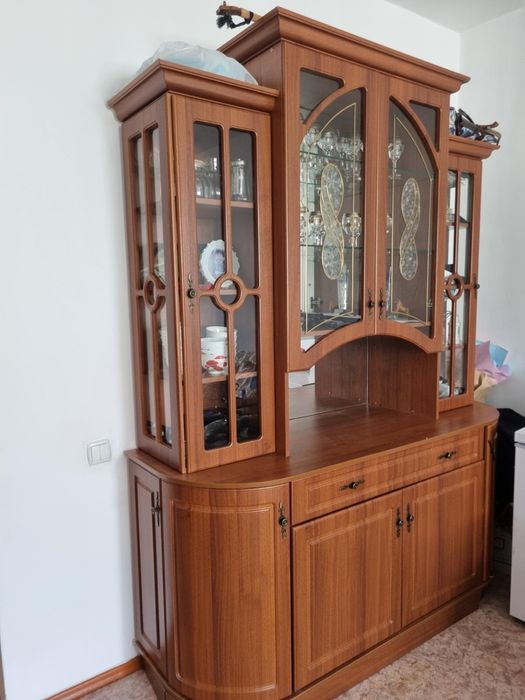 Продам сервант шкаф за 80000 тг