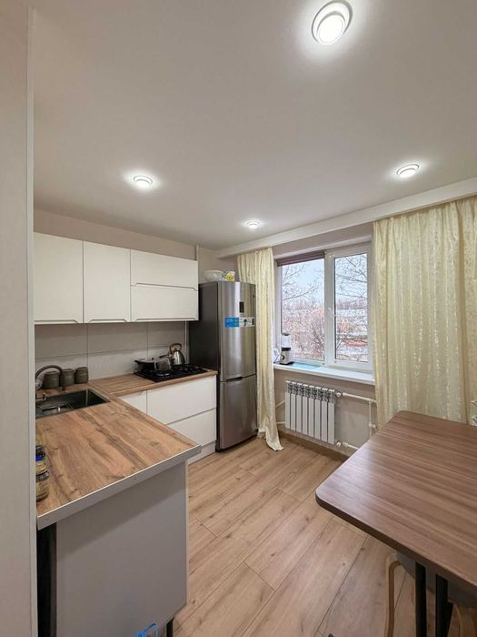 продается 3 ком квартира район Северо Восток