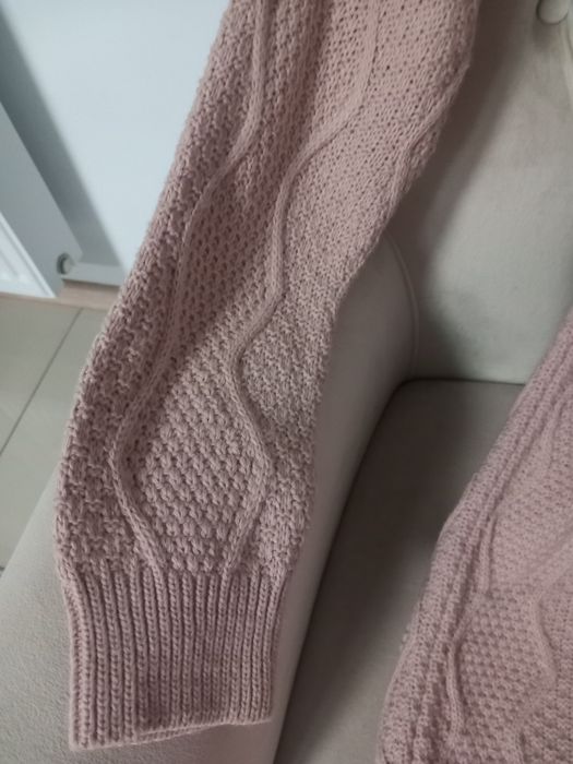 Rochie tricotata scurta cu perle powder Pink Potrivita pentru XS S