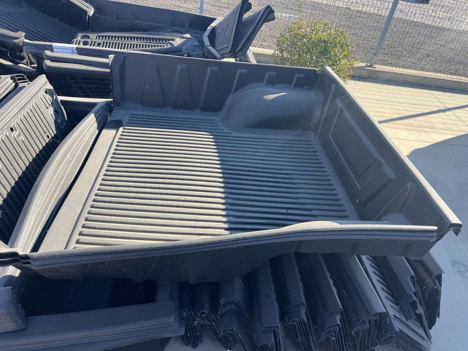 Легени, вани, корита за пикапи