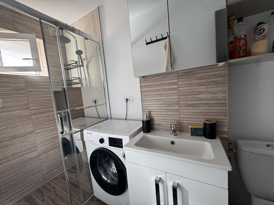 Inchiriez apartament