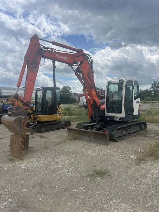 De inchiriat excavatoare cu sau fara operator