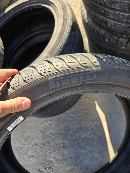 Anvelope de iarna 225-40r19 Pirelli