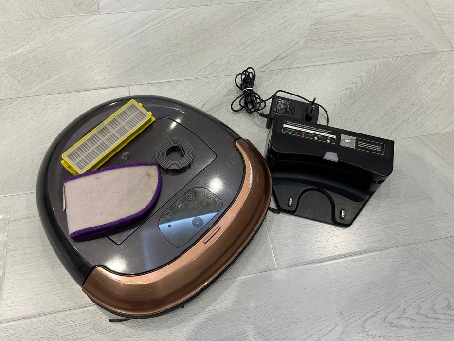 Робот пылесос от iClebo Omega.