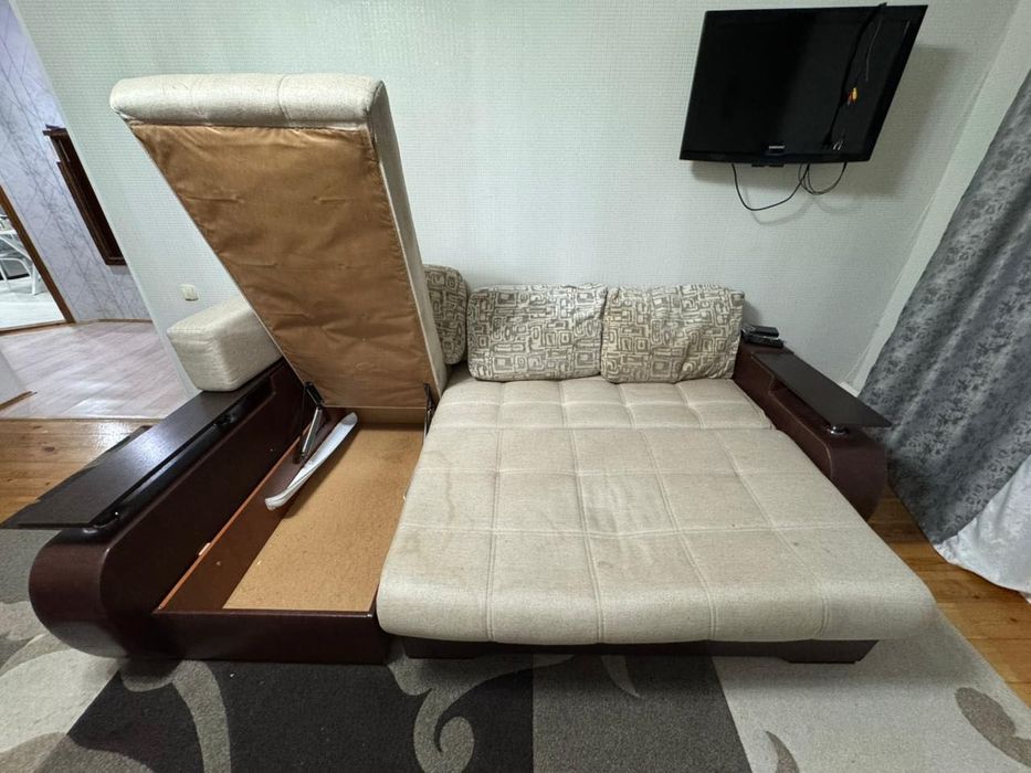 Продам диван угловой