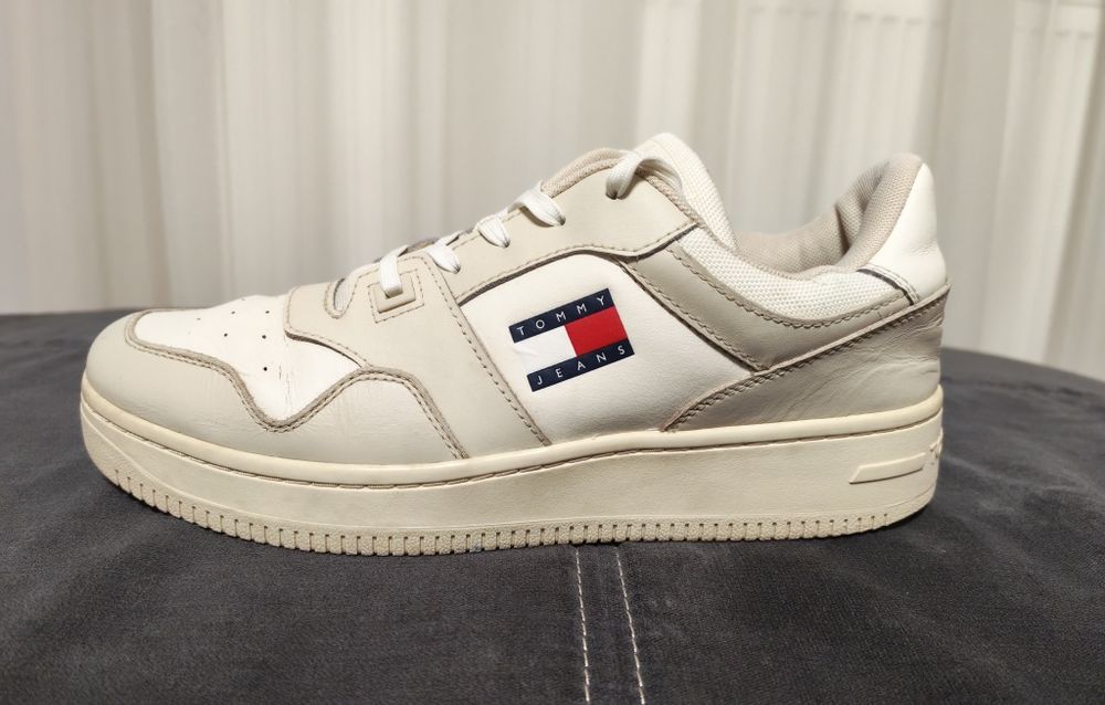 Adidasi tenisi Tommy Hilfifer , marimea 44