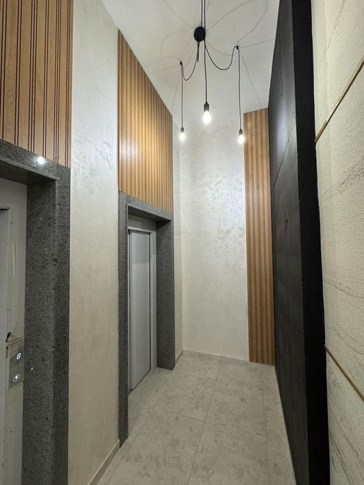 Продава се Двустаен апартамент в София, Борово - 65 кв.м за 1445 €/кв.м - Снимка #2